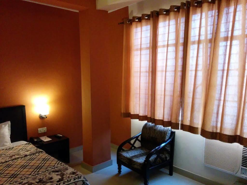 Hotel Himalaya Haridwār Extérieur photo