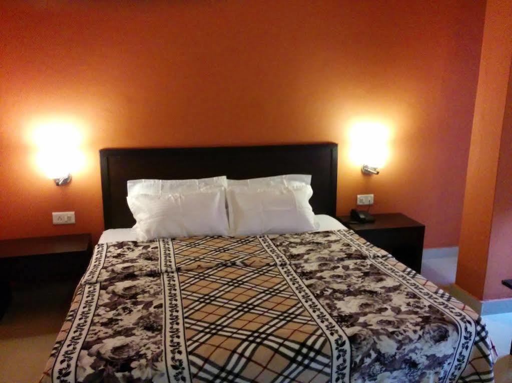 Hotel Himalaya Haridwār Extérieur photo